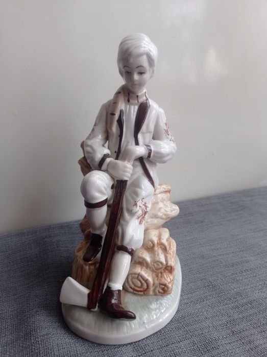 Figurka z porcelany szkliwionej