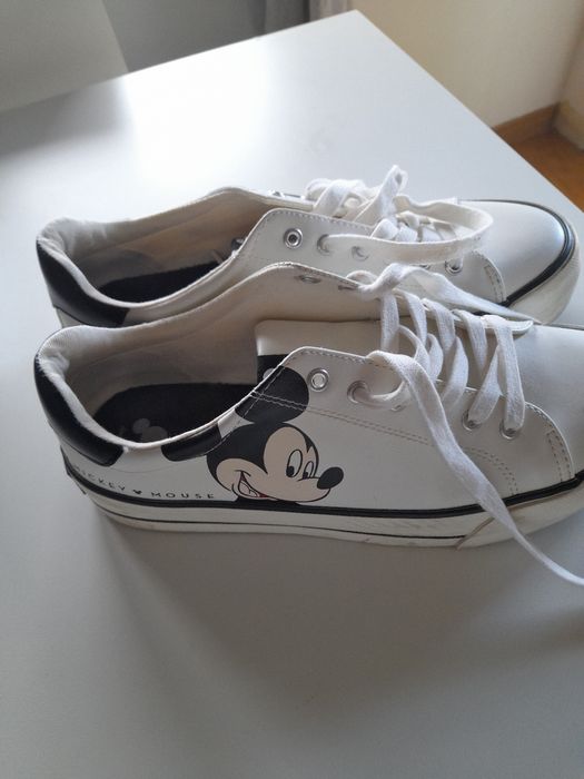 Tenis em bom estado