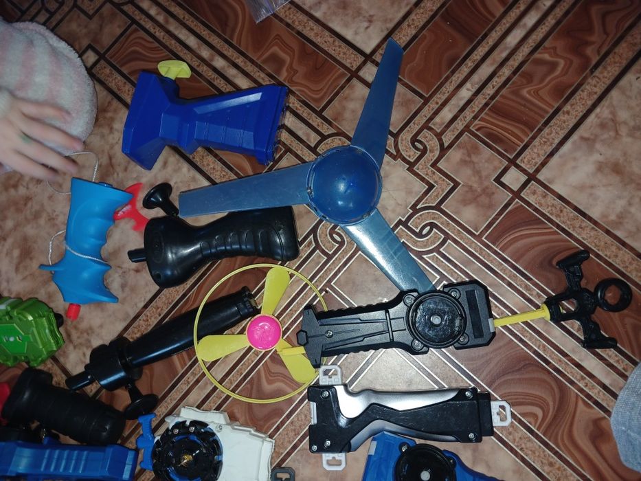 Бейблейд, запчастини