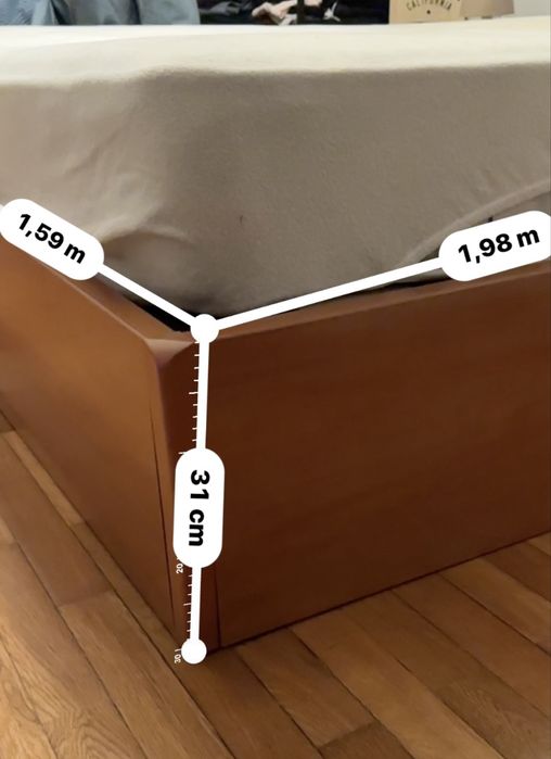 Cama casal com elevatoria