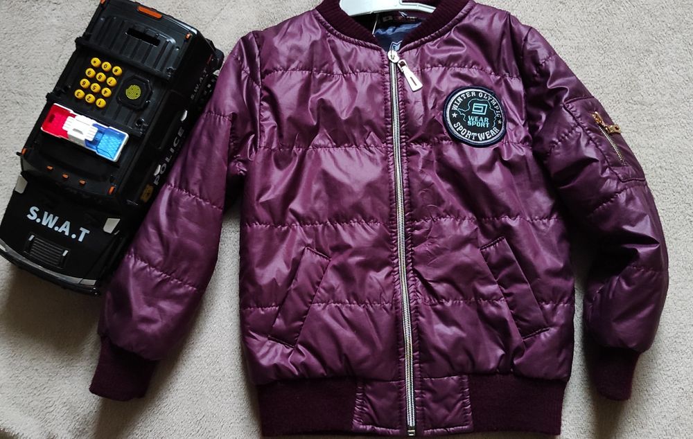 Куртка-бомбер, весняна куртка, демісезонна, вітровка