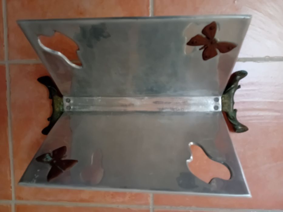 Porta revistas, em estanho