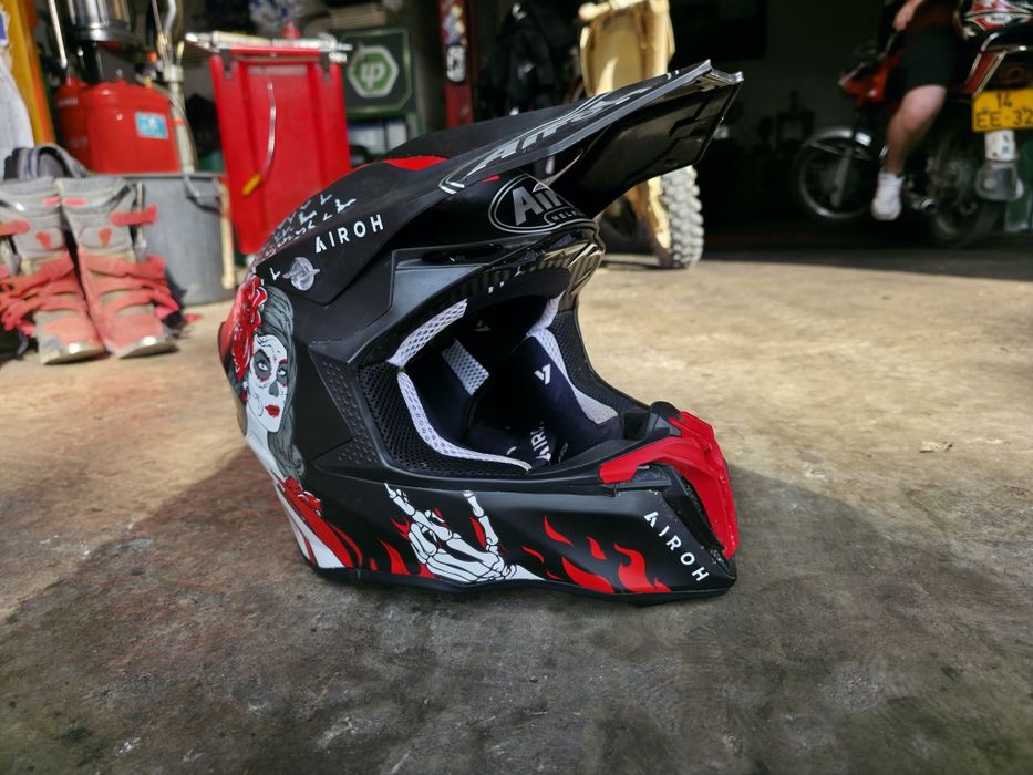 Capacete airoh twist 2.0 hell matt