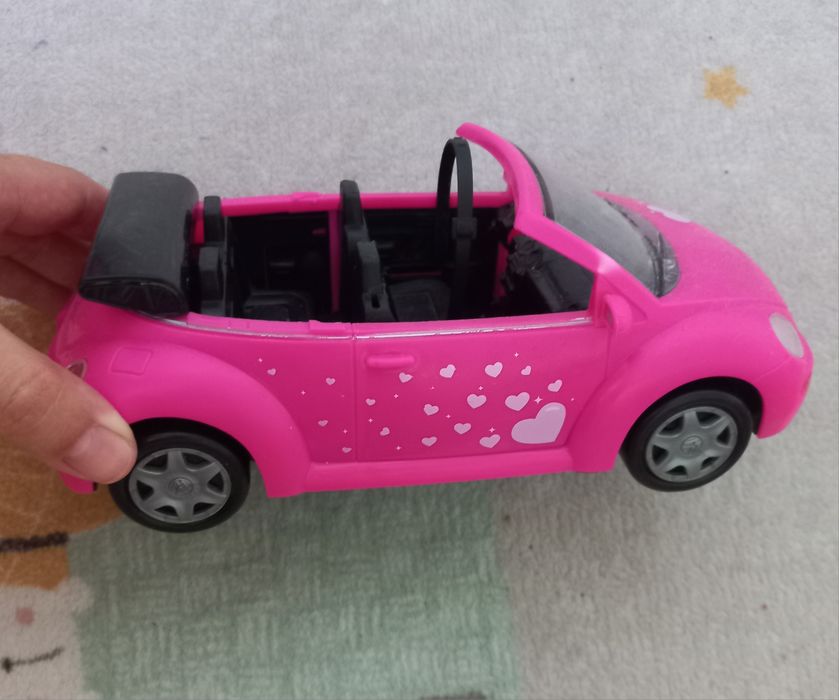 Іграшкова машинка для Челсі