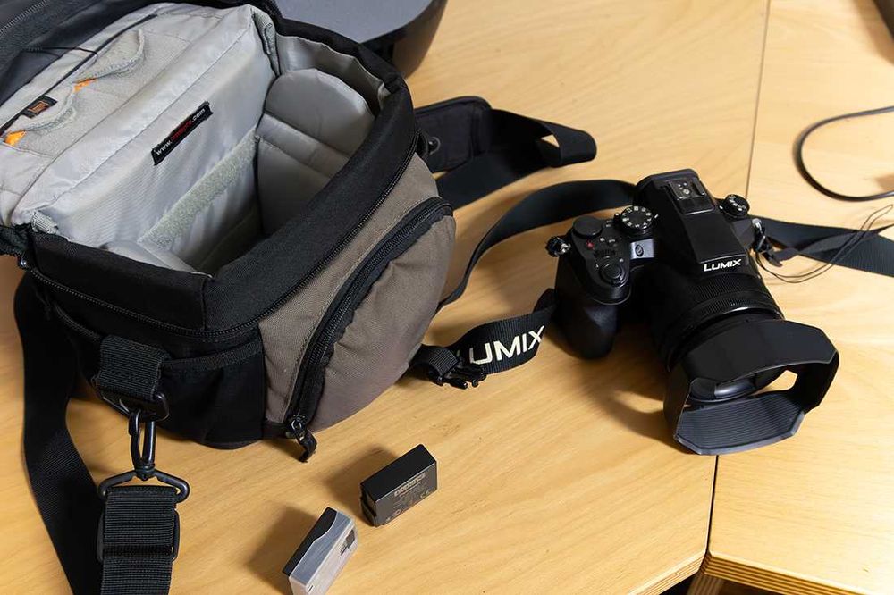 Panasonic Lumix DMC FZ2200