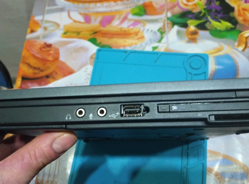 Продам ретро-ноутбук HP NC 4200.Полностью Рабочий. ПОЛЬША.ТОРГ