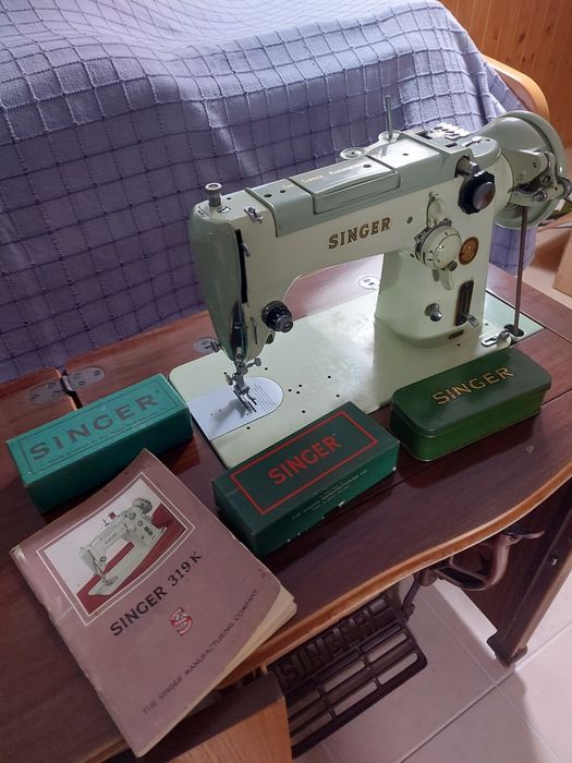 Máquina de costura Singer 319K