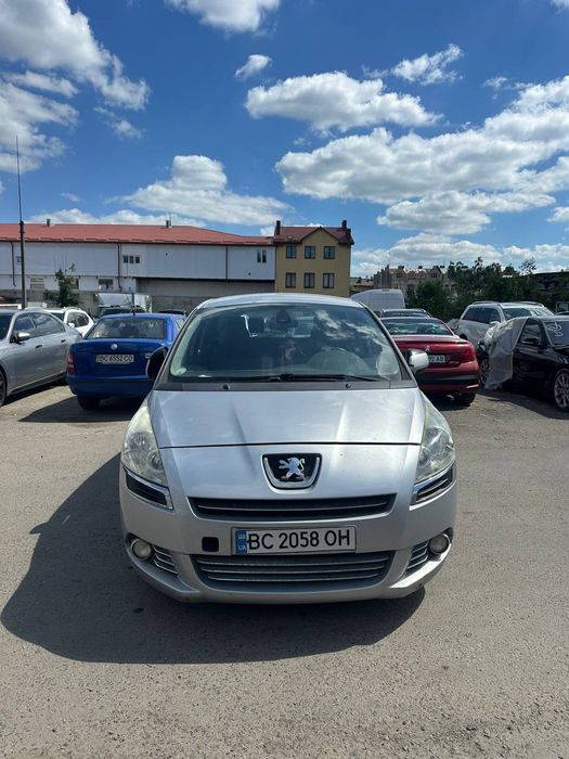 Peugeot 5008 1.6 дизель 2011