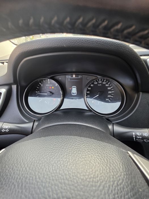 Nissan Qashqai 1.5 dCi (2015) - Full Extras / Impecável