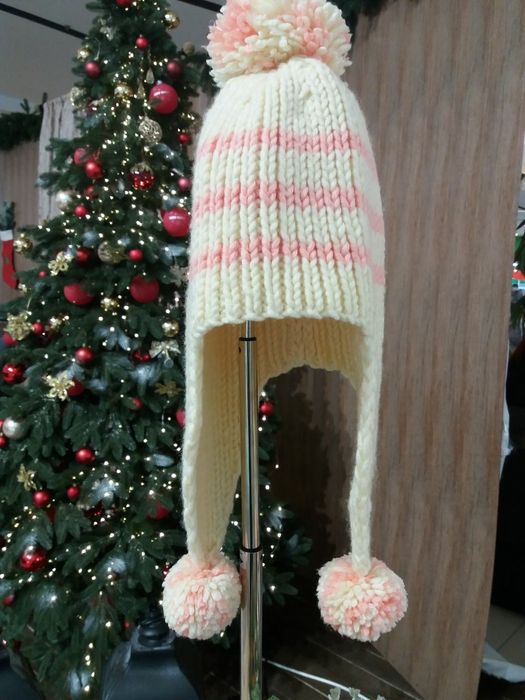 Стильная молодежная шапка