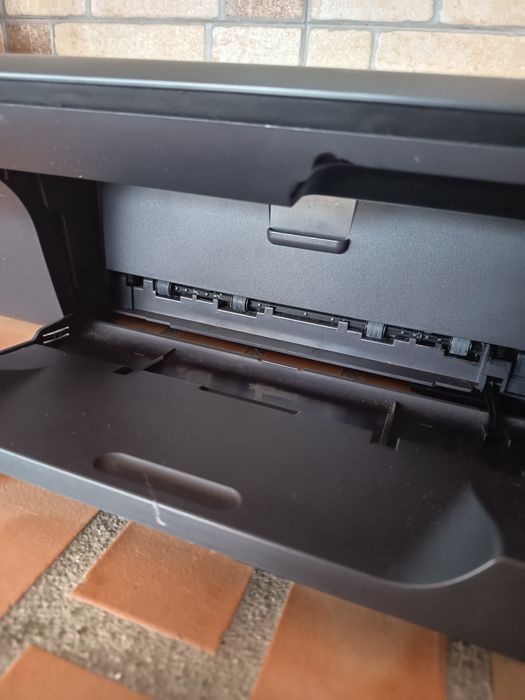 HP Deskjet 2050 Multifuncional – Funciona + Cabos
