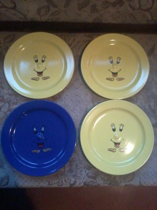 Продам тарелки, комплект