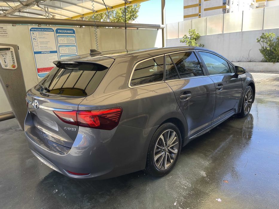 Carrinha Toyota Avensis 1.6 D-4D Executive Full Extras — photo 4