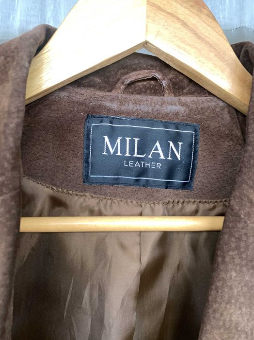 замшевий жіночий жакет коричневого кольору