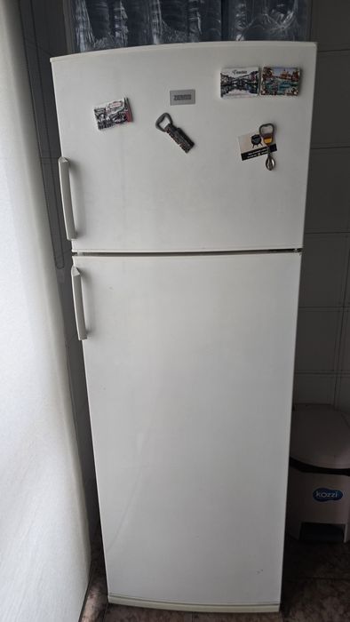 Por motivo de mudança de país, vendo recheio completo de casa, com tud