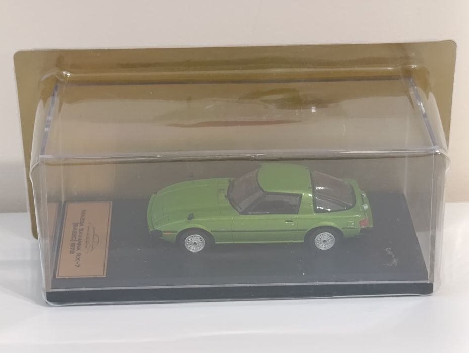 1:43 Hachette / Almost Real Mazda Savanna RX-7 ( SA22C ) 1978