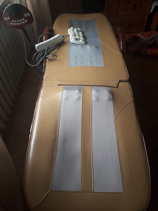 Łóżko masujące z kamieniami nefrytowymi