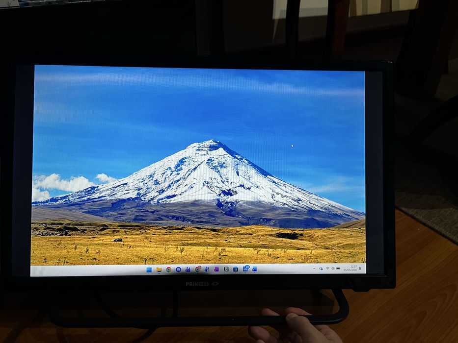 TV LED Princess 24" (59,5 cm) - Muito Estimada [S/ Comando]