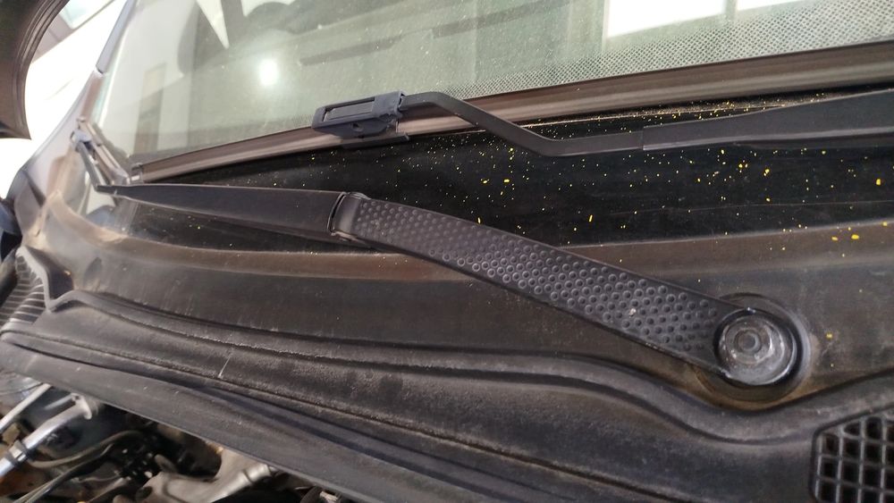 Haste / braço de escova limpa vidros frente direita RENAULT Clio IV (B