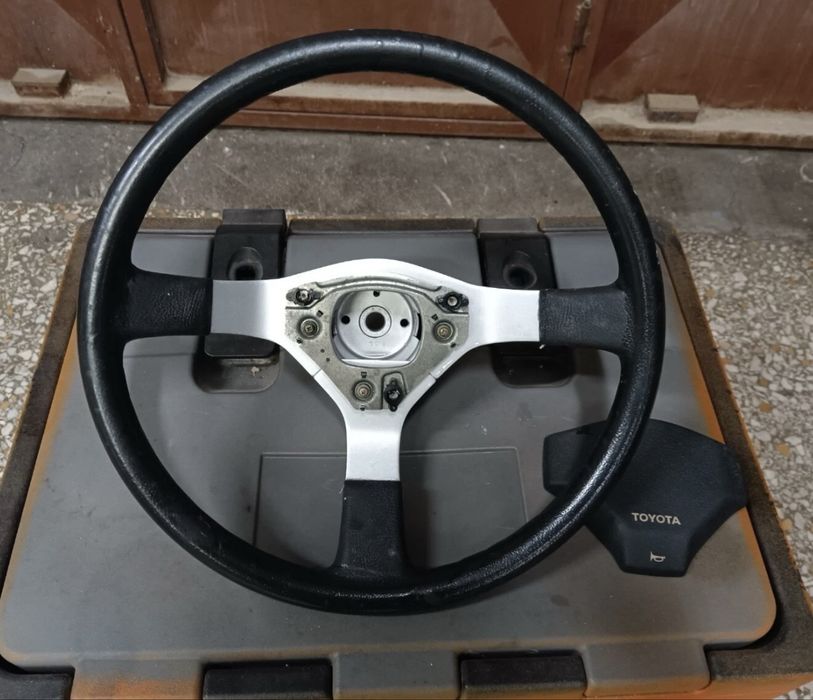 Volante toyota AE 86