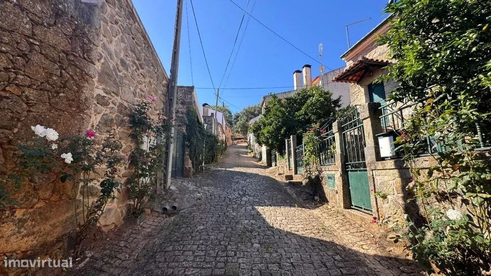 Casa de campo para restaurar – 123 m² em Aranhas