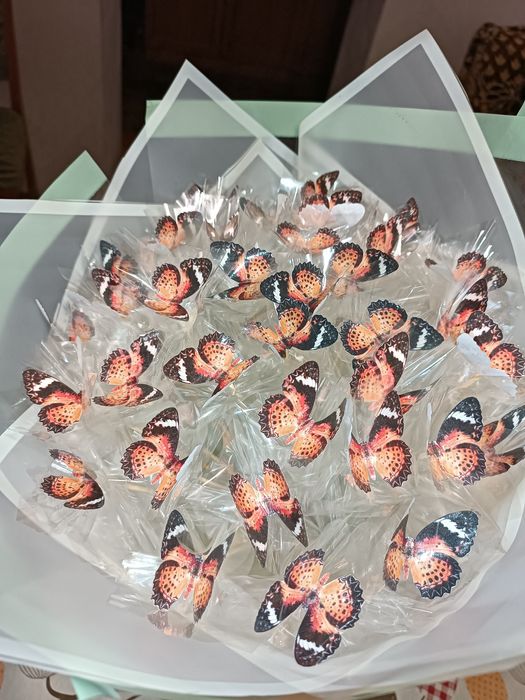 Букет з метеликами