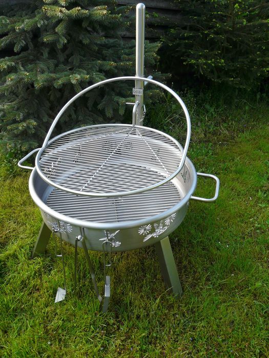 Grill na drewno i węgiel ze stali nierdzewnej