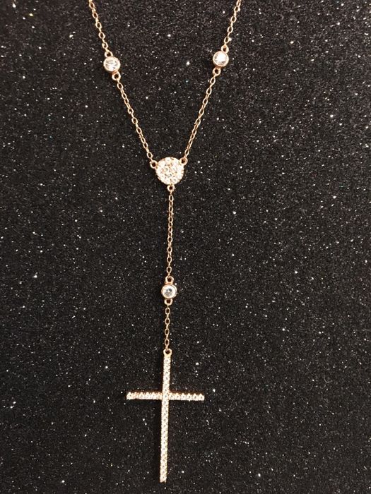 Colar com Cruz e zirconeas em prata com dourado rosa