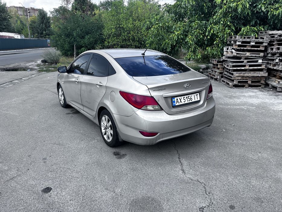 Hyundai Accent 2012
