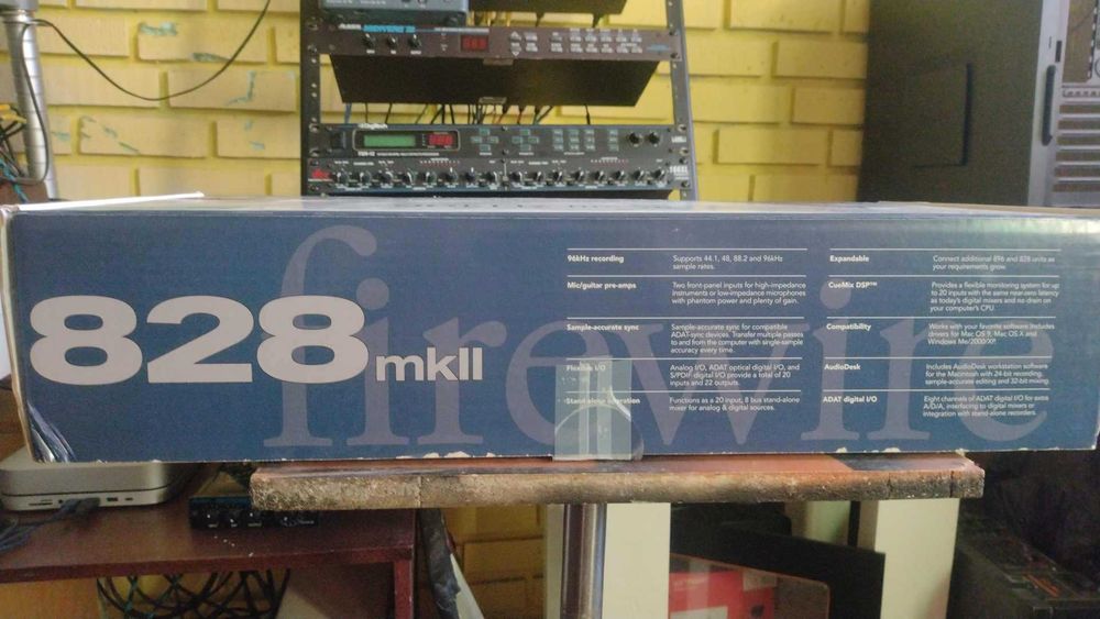 Аудио интерфейс звуковая карта MOTU 828 MKII