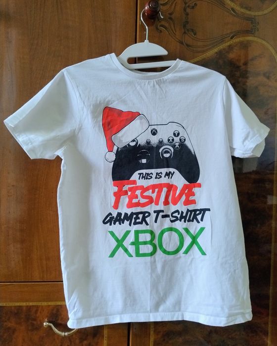 Біла футболка з надписом