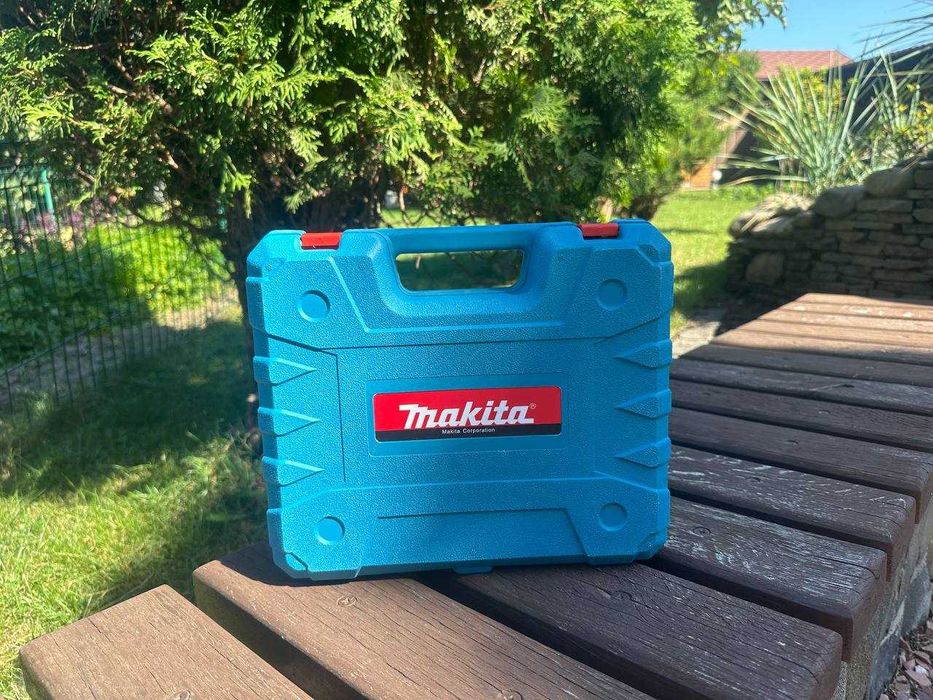 Аккумуляторный шуруповерт Makita макита с патроном DFR и набором