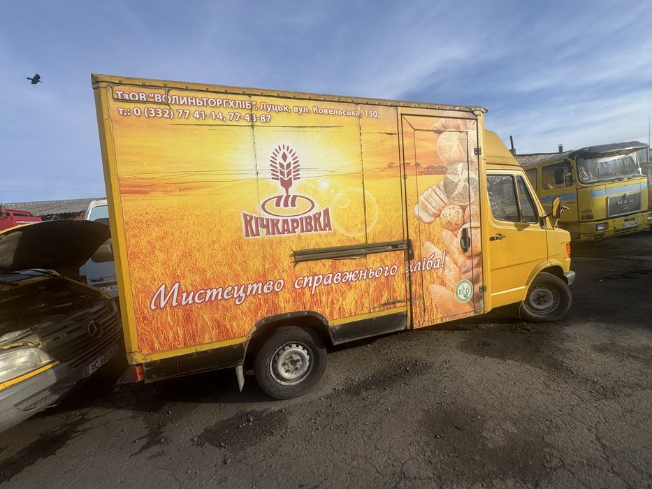 Mersedes хлібовоз вантажний 4 шт
