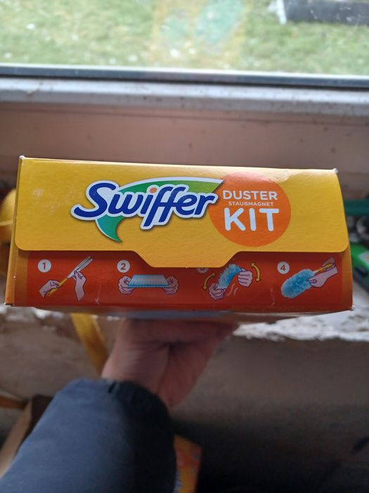 Swiffer duster kit