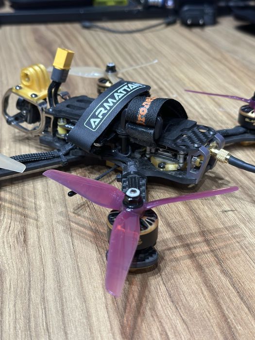 dron fpv 5' na 6s wizja cyfra rama Armattan Badger + 5 baterii 6s