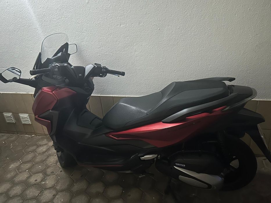 Honda Forza 125 – Vermelha – 2022 – Apenas 6.799 km – Como Nova