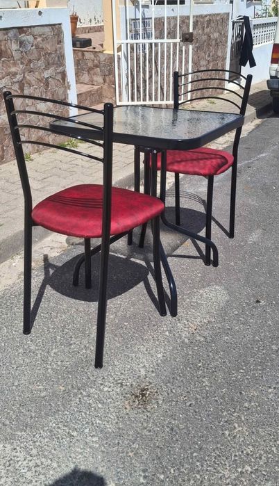 Mesa de cozinha pequena