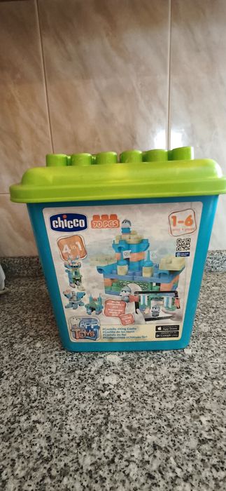 Caixa com blocos de construção