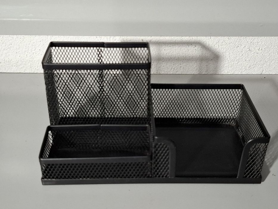 Organizador de mesa e porta-canetas em malha metálica preta