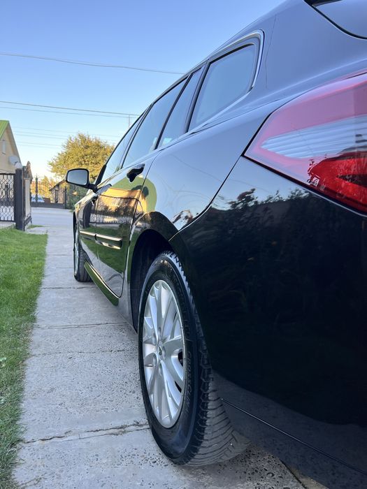 Рено Лагуна 3! 2.0 дизель 2015 рік!