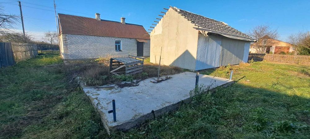 Будинок 25 км від Луцька