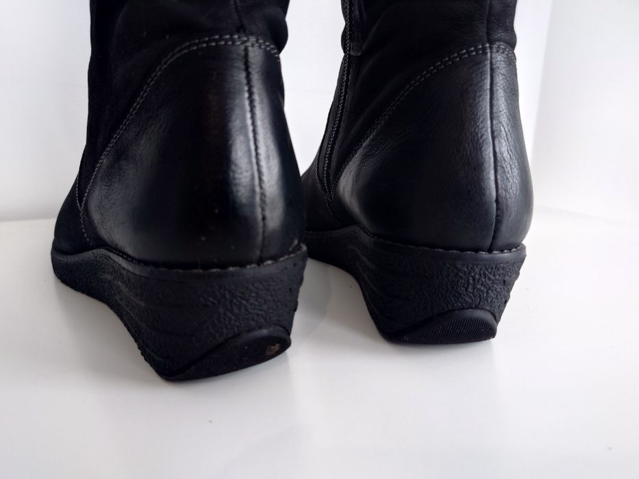 Czarne botki na koturnie Lasocki 41
