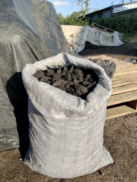 Уголь Антрацит в мешках для отопления. Доставка. Занос.