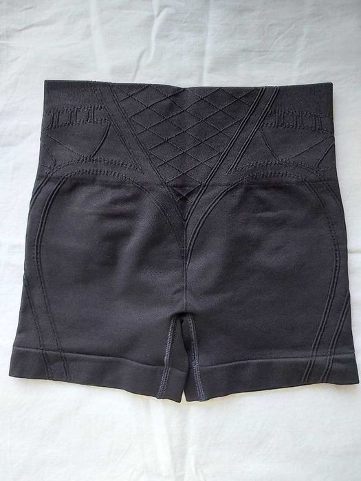 Шорти чорні Gymshark XS