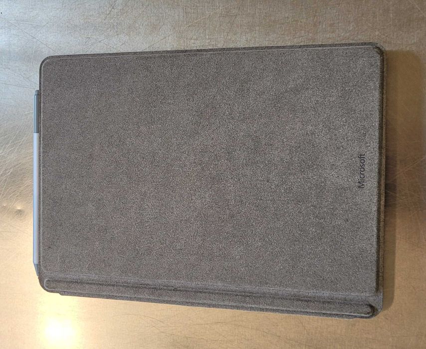 Microsoft Surface Go 2 z modelem 1927 oraz pamięcią 128 GB wejście SIM