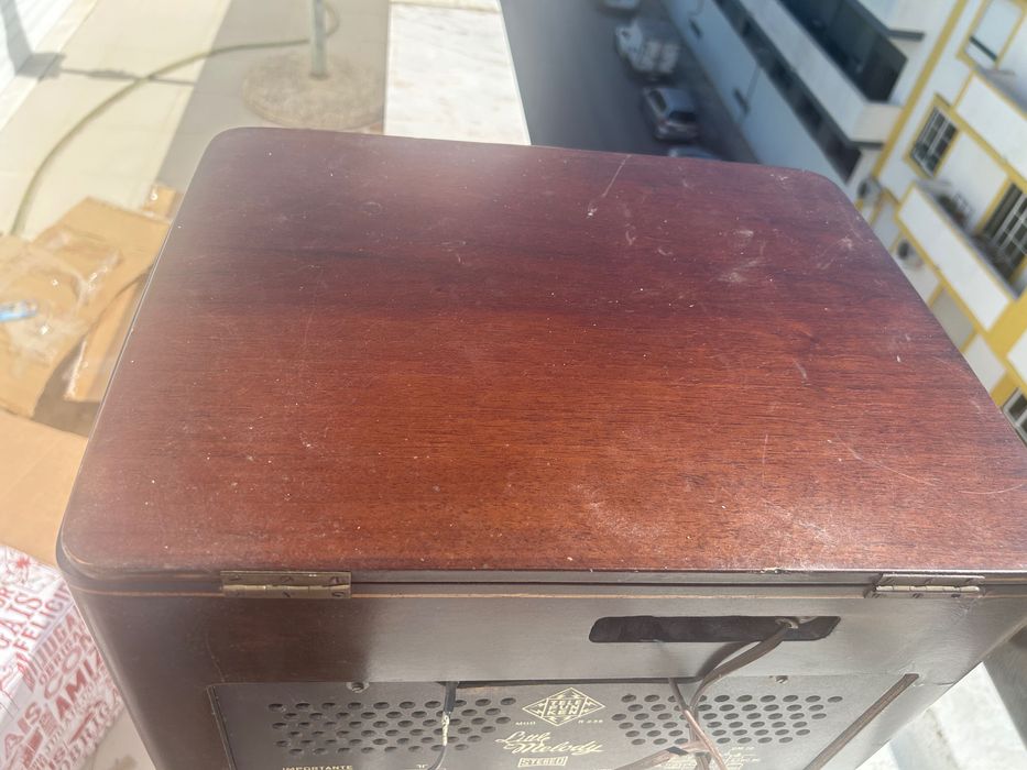 Rádio antigo, Telefunken com gira discos
