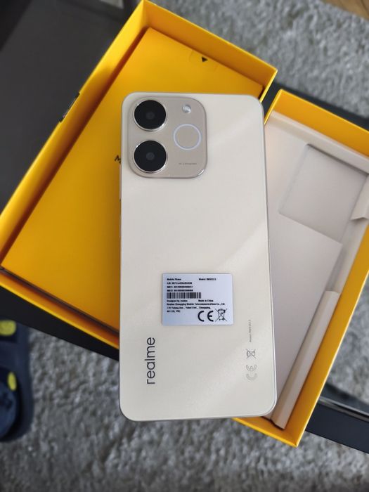 Złoty Realme 70T. 4/128