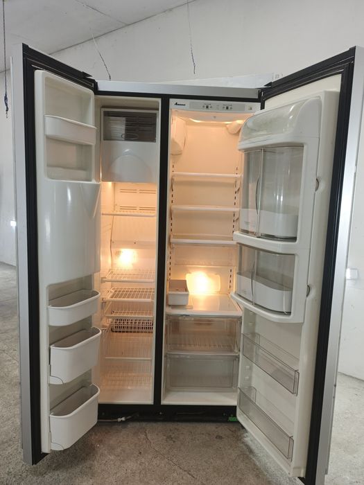 Холодильник Amana Side by side