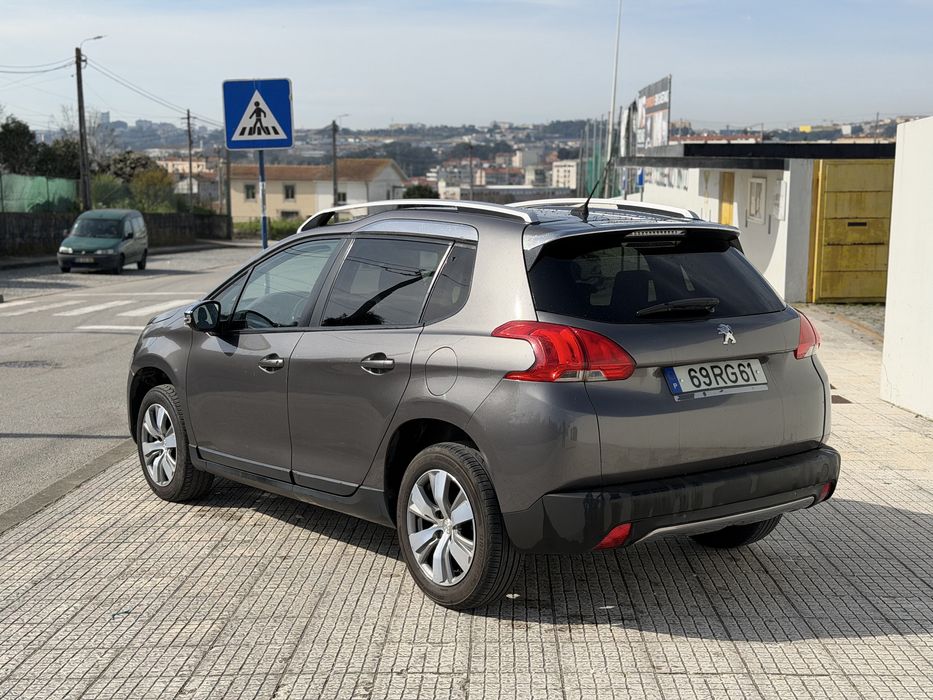 Peugeot 2008 1.2vti