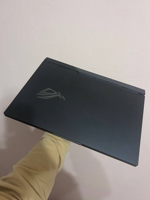 Asus rog Strix G713PU
